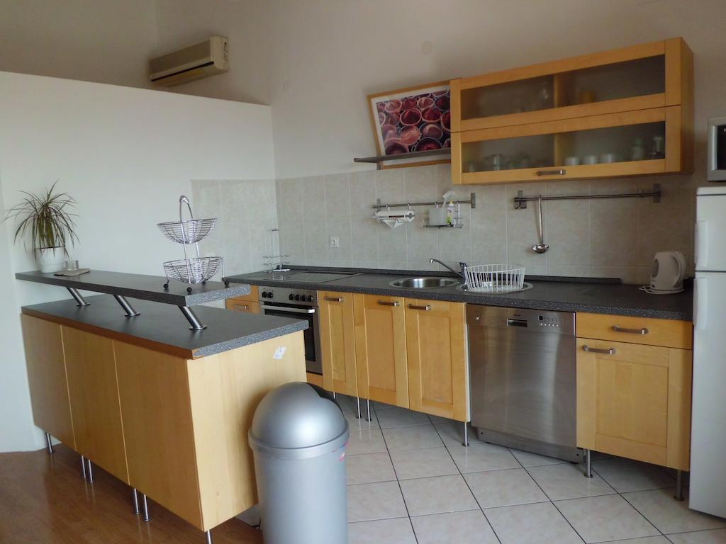 Apartments Viskovic Makarska Room photo